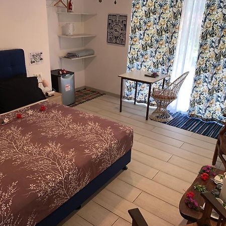 A Tomo Mai Homestay, Close To Airport, Private Bathroom Free Parking And Wifi With High Connection And Breakfast Optional Faaa Eksteriør bilde