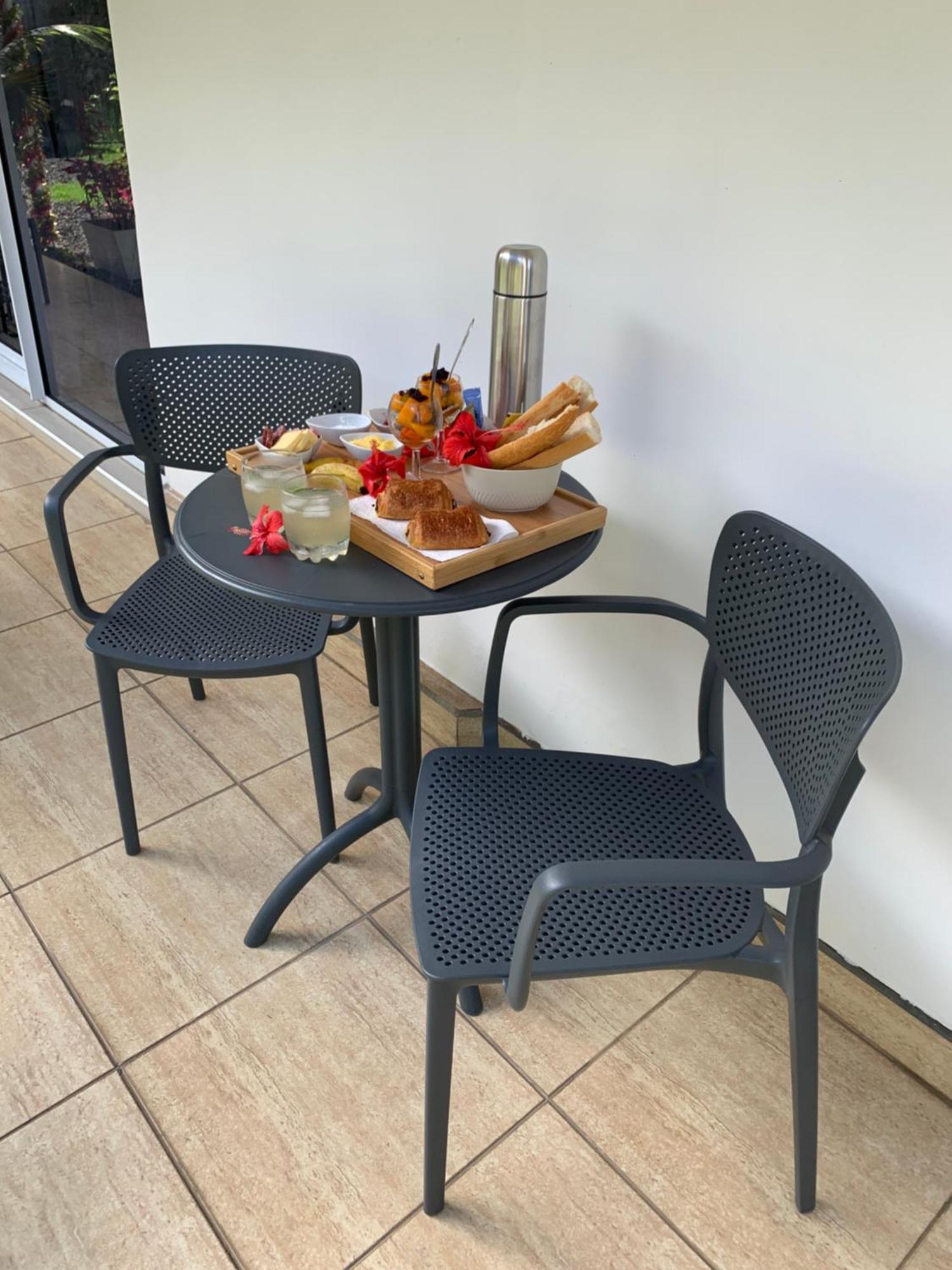 A Tomo Mai Homestay, Close To Airport, Private Bathroom Free Parking And Wifi With High Connection And Breakfast Optional Faaa Eksteriør bilde
